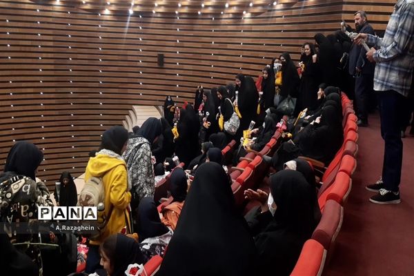 تحصیل و تدریس فرهنگ شهادت