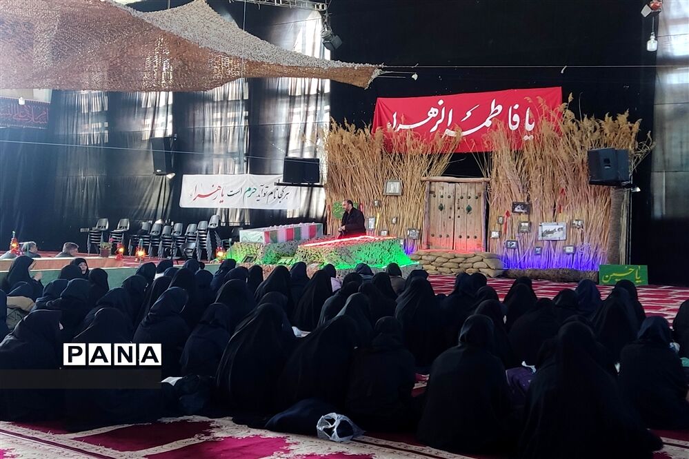 وداع دانش‌آموزان دختر و پسر زنجانی با پیکر شهید گمنام
