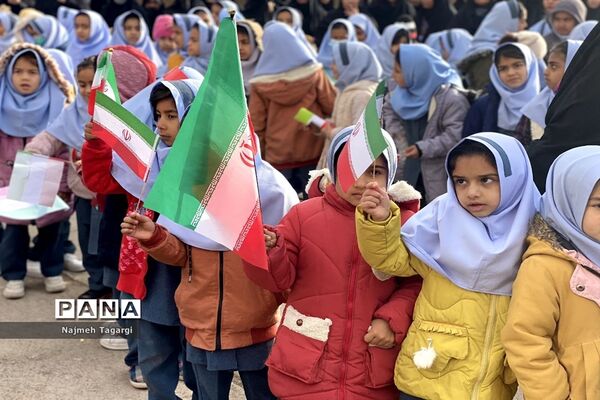 مراسم استقبال از پیکر شهید گمنام در مدارس دخترانه شهرستان مه‌ولات