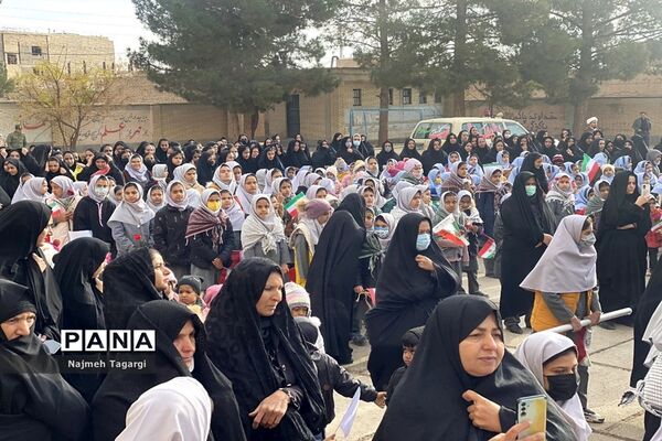 مراسم استقبال از پیکر شهید گمنام در مدارس دخترانه شهرستان مه‌ولات