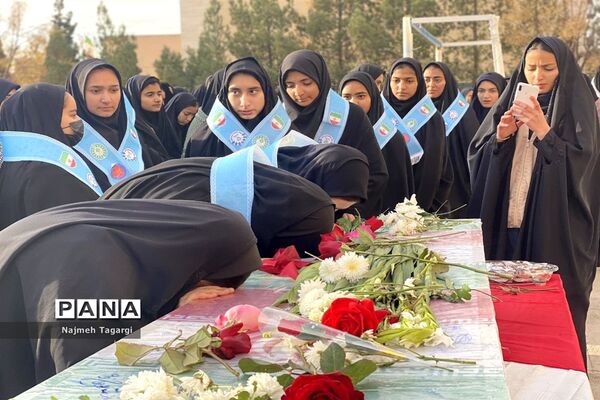 مراسم استقبال از پیکر شهید گمنام در مدارس دخترانه شهرستان مه‌ولات