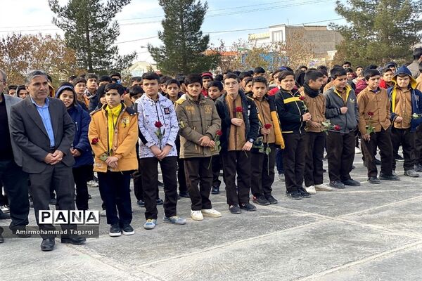 مراسم استقبال از پیکر شهید گمنام در مدارس پسرانه سطح شهرستان مه ولات