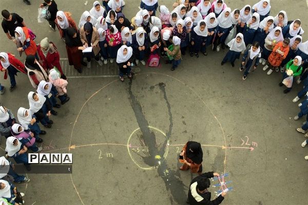 چالش نجات تخم مرغ درآموزشگاه حاج رحیم شعبانی ناحیه یک بهارستان