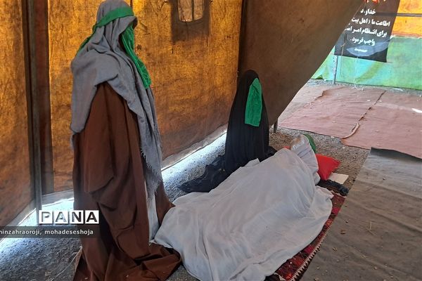 بازدید دانش‌آموزان مدارس فیروزکوه از نمایشگاه یاس کبود واقع در حوزه علمیه حضرت رقیه (س)