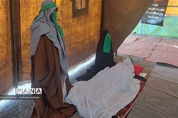 بازدید دانش‌آموزان مدارس فیروزکوه از نمایشگاه یاس کبود واقع در حوزه علمیه حضرت رقیه (س)