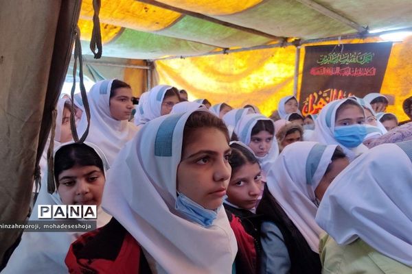 بازدید دانش‌آموزان مدارس فیروزکوه از نمایشگاه یاس کبود واقع در حوزه علمیه حضرت رقیه (س)