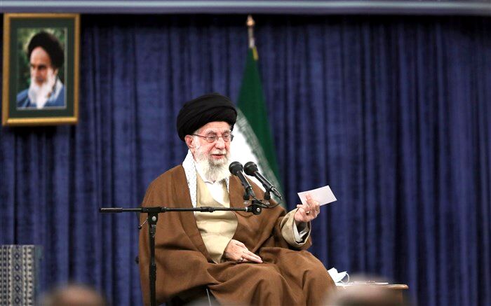 شهدا، هویت ملت ایران؛ هویت ملی نباید فراموش شود