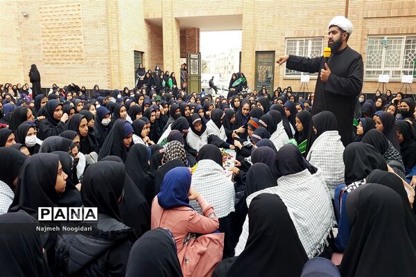 تشییع شهید گمنام توسط دانش‌آموزان دبیرستان قاسم سلیمانی٣