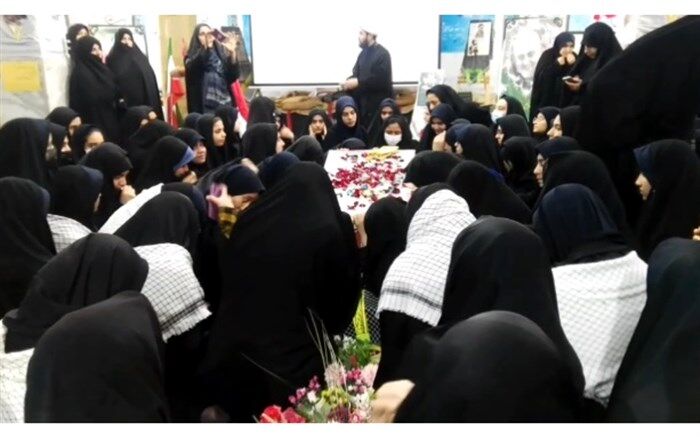 گلباران شهید گمنام در دبیرستان نمونه دولتی حضرت معصومه(س) قم/ فیلم
