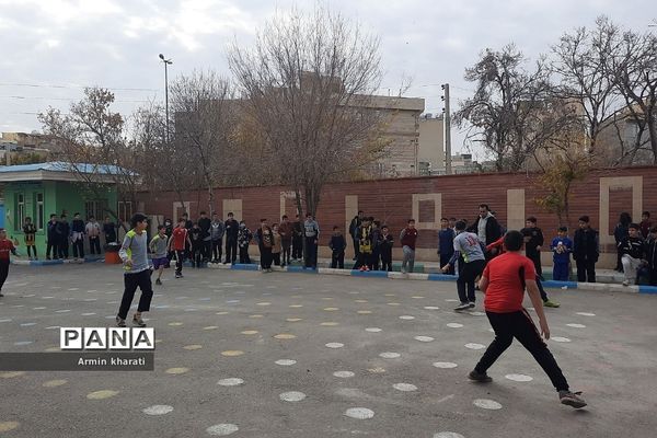 مسابقات و المپیادهای ورزشی در مدارس ناحیه دو ری