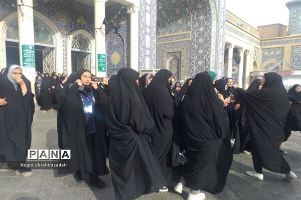 زیارت حرم حضرت معصومه(س) و مسجد جمکران توسط دانش‌آموزان شهرستان جاجرم