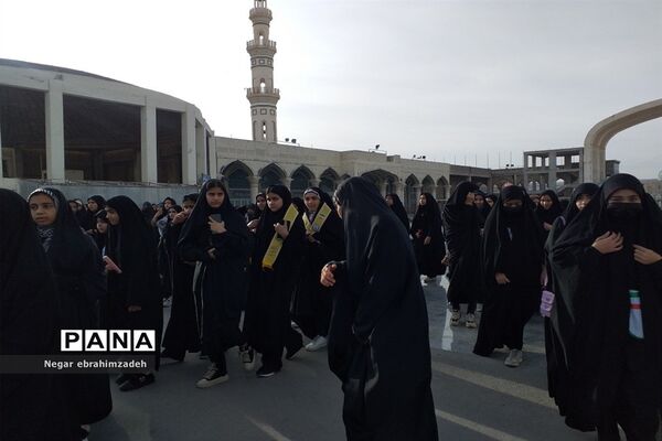 زیارت حرم حضرت معصومه(س) و مسجد جمکران توسط دانش‌آموزان شهرستان جاجرم