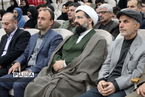 تجلیل از برگزیدگان جشنواره و‌ مسابقات آموزش و پرورش در گلوگاه