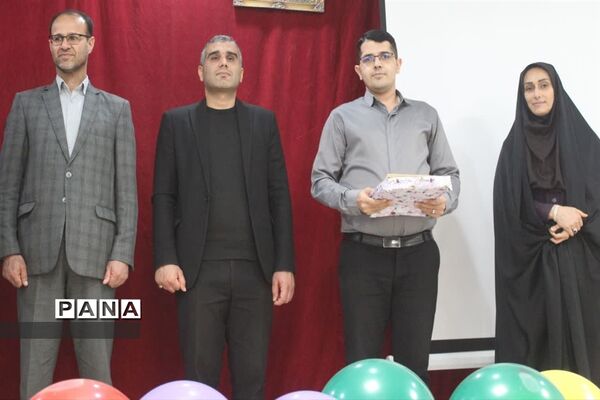 تجلیل از برگزیدگان جشنواره و‌ مسابقات آموزش و پرورش در گلوگاه