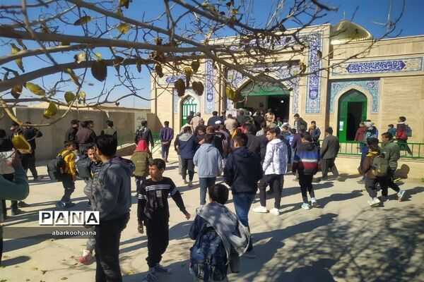 مراسم استقبال از شهید گمنام در مدارس شهرستان ابرکوه