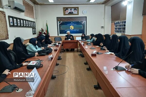 جلسه هم‌اندیشی مسئولان دانش‌آموزی اتحادیه انجمن‌اسلامی اسلامشهر