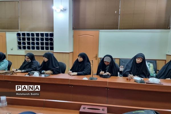 جلسه هم‌اندیشی مسئولان دانش‌آموزی اتحادیه انجمن‌اسلامی اسلامشهر