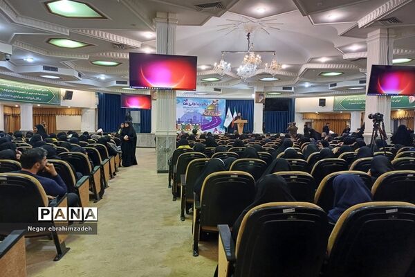 حضور دانش‌آموزان شهرستان جاجرم در همایش زیارت اولی ها
