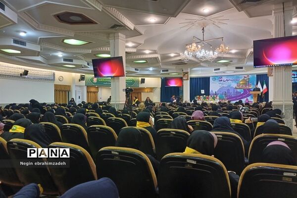 حضور دانش‌آموزان شهرستان جاجرم در همایش زیارت اولی ها