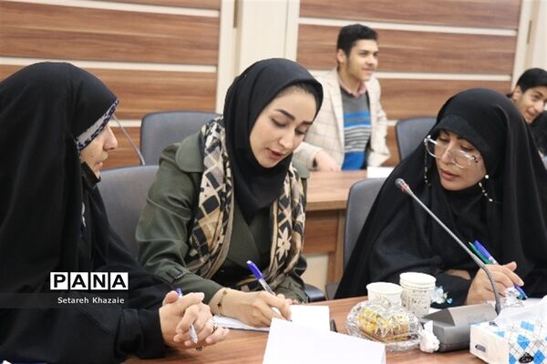 دوره تکمیلی تربیت تسهیل‌گر کتابخوانی نوجوان