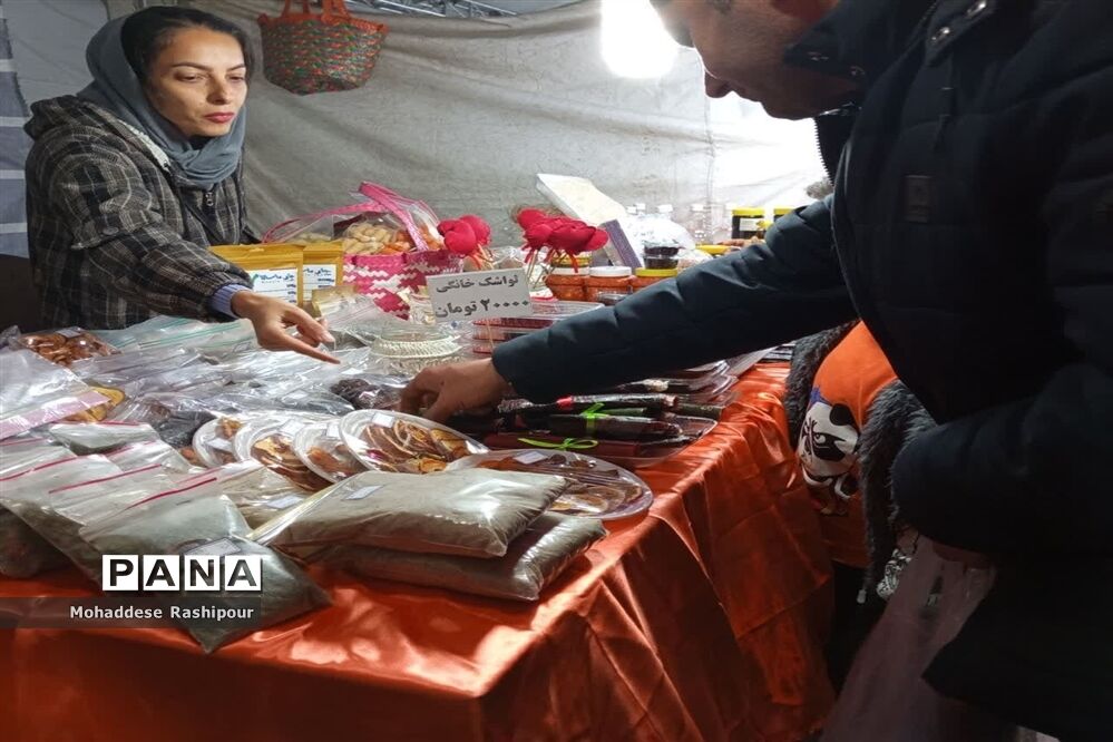 سومین نمایشگاه دستاوردهای فناوری و فن بازار گام‌ دوم دراسلامشهر
