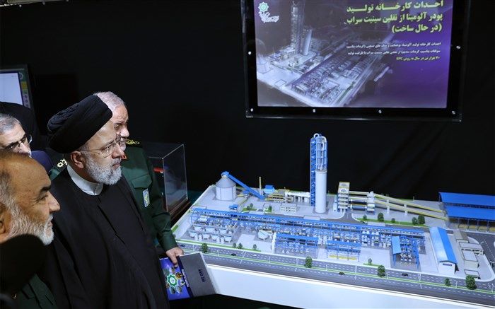 بازدید آیت الله رئیسی از نمایشگاه طرح‌های راهبردی