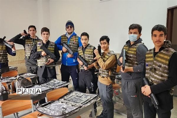 اردوی درون‌مدرسه‌ای در دبیرستان علامه حلی پرند