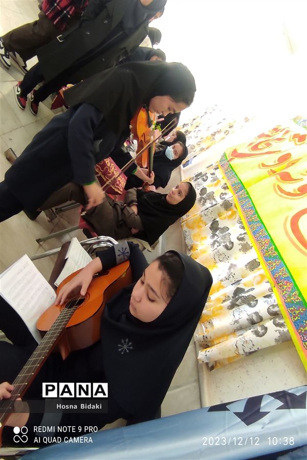 برگزاری نمایشگاه از هنرهای دستی دانش آموزان