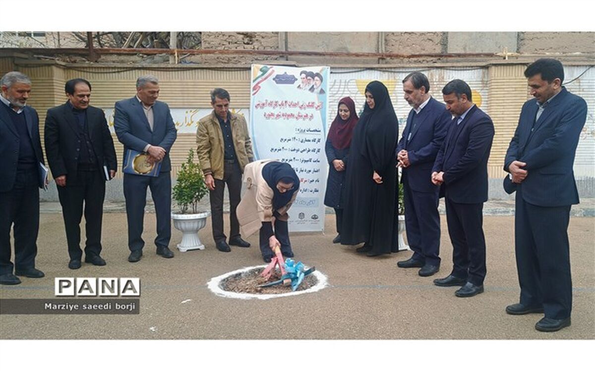 آیین کلنگ‌زنی ۳ کارگاه در هنرستان محمودیه شهرستان بجنورد/فیلم