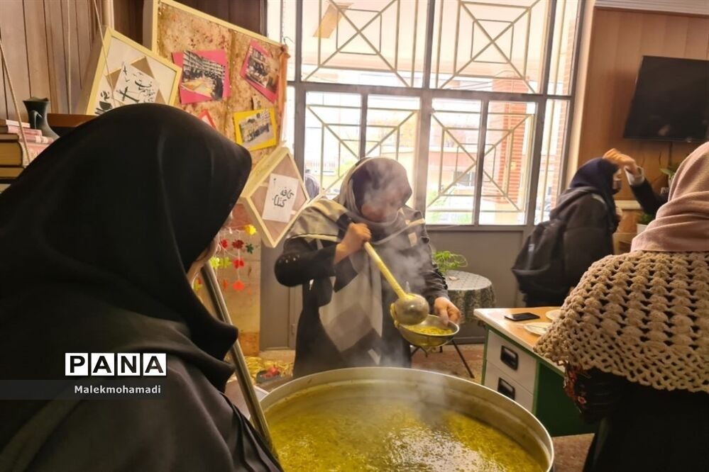 برگزاری مراسم شهادت حضرت فاطمه زهرا(س) در دبیرستان فرهنگ ۱۳