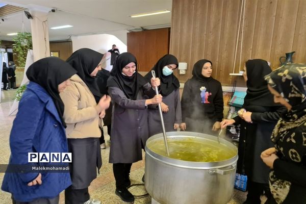 برگزاری مراسم شهادت حضرت فاطمه زهرا(س) در دبیرستان فرهنگ ۱۳