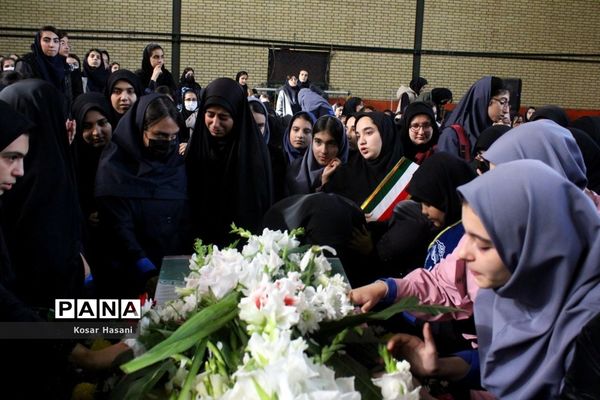 برگزاری مراسم استقبال از شهید گمنام در دبیرستان سمیه ناحیه ۲ تبریز