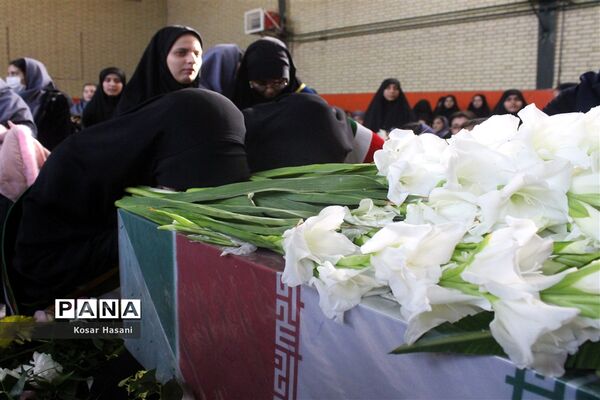 برگزاری مراسم استقبال از شهید گمنام در دبیرستان سمیه ناحیه ۲ تبریز
