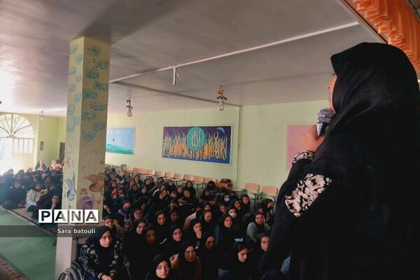 مراسم شهادت مادر دو عالم با رنگ و بوی پرچم قمر بنی هاشم(ع)