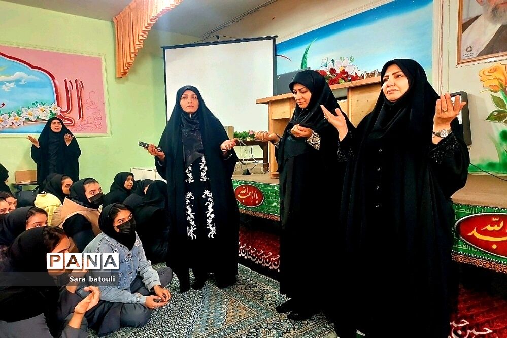 مراسم شهادت مادر دو عالم با رنگ و بوی پرچم قمر بنی هاشم(ع)