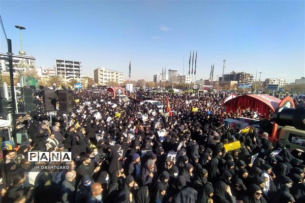 تشییع پیکر شهیدان گمنام در اصفهان