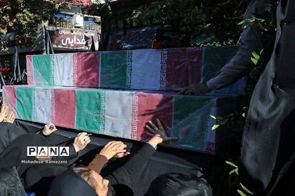 استقبال پرشور عاشقان فاطمی از کاروان شهدای گمنام