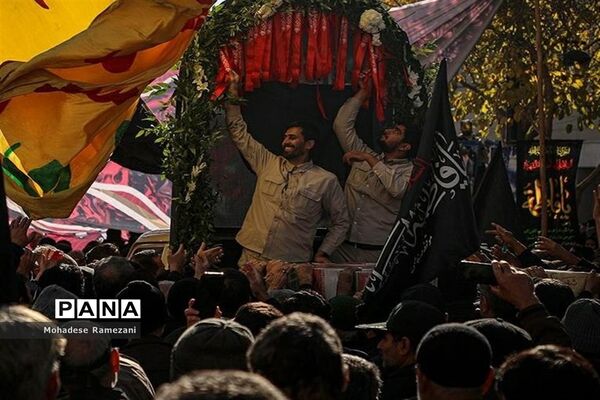 استقبال پرشور عاشقان فاطمی از کاروان شهدای گمنام
