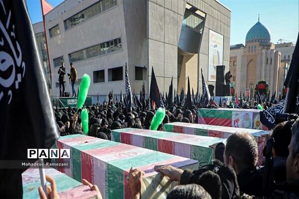 استقبال پرشور عاشقان فاطمی از کاروان شهدای گمنام