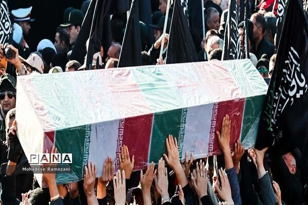 استقبال پرشور عاشقان فاطمی از کاروان شهدای گمنام