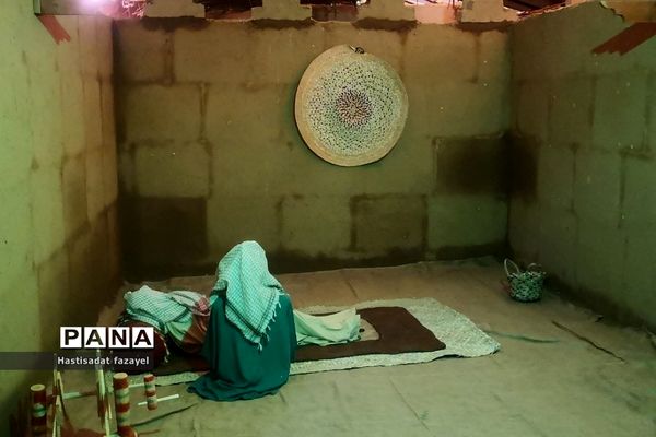 بازدید دانش‌آموزان دماوندی از نمایشگاه حدیث غربت دماوند