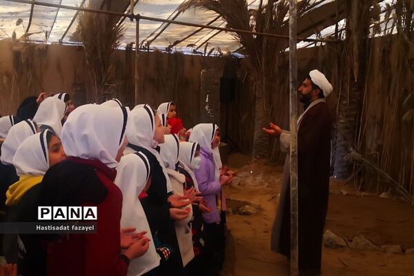 بازدید دانش‌آموزان دماوندی از نمایشگاه حدیث غربت دماوند