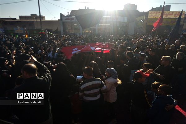 مراسم تشییع پیکر مطهر شهید گمنام همزمان با عزاداری به مناسبت شهادت حضرت فاطمه(س) در مشهد