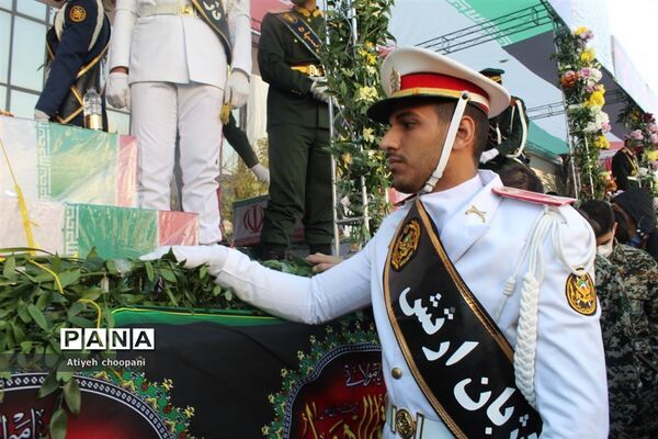 آیین تشییع پیکر مطهر ۱۱۰شهید والامقام گمنام دفاع مقدس در شهر تهران