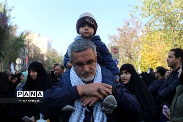 آیین تشییع پیکر مطهر ۱۱۰شهید والامقام گمنام دفاع مقدس در شهر تهران