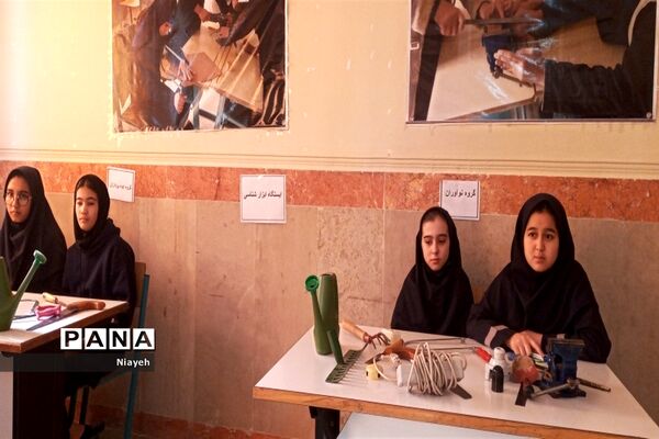 برگزاری مسابقه به‌مناسبت هفته‌ی‌ کارگاه در آموزشگاه نوشین بختیاری جوادآباد