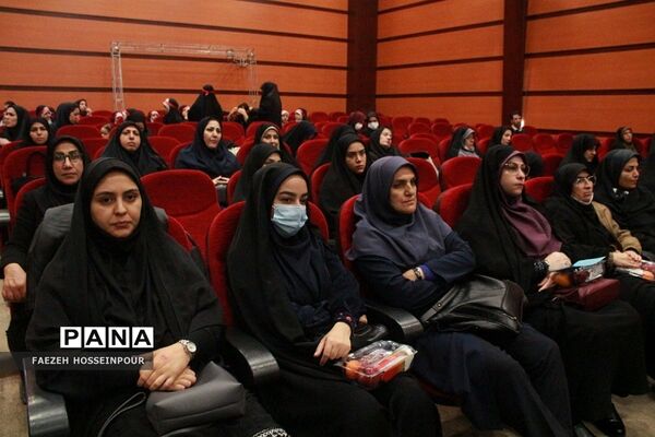 نشست هم‌اندیشی معاونان و مربیان پرورشی در بهارستان۲