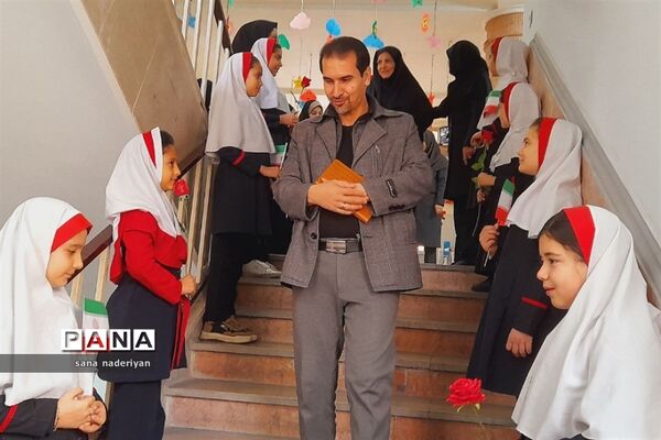 افتتاح اتاق بازی ‌در دبستان شهید‌رجبی رباط کریم