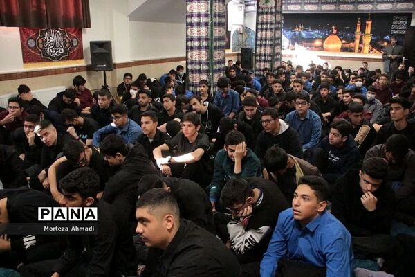مراسم پرفیض زیارت عاشورا در دبیرستان آل یاسین(ع) ناحیه یک شهرری