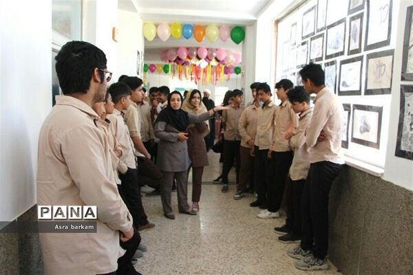 ترویج درس فرهنگ و هنر با برگزاری نمایشگاه